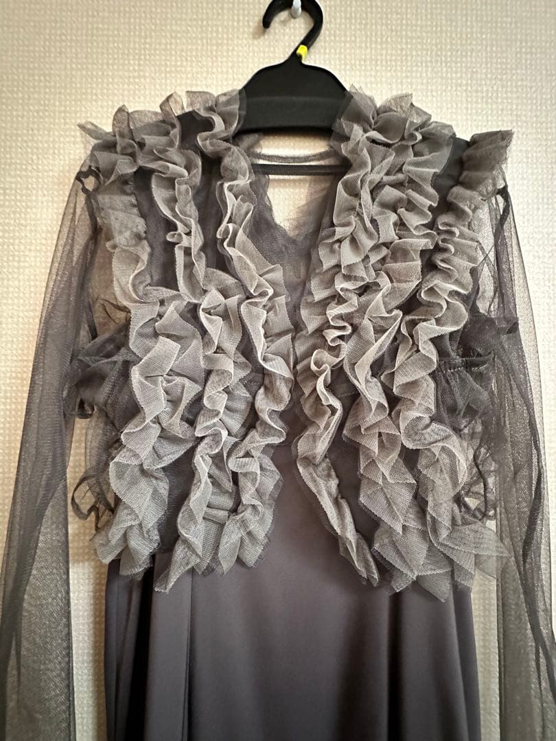 フリル付きグレーシフォンロングドレス