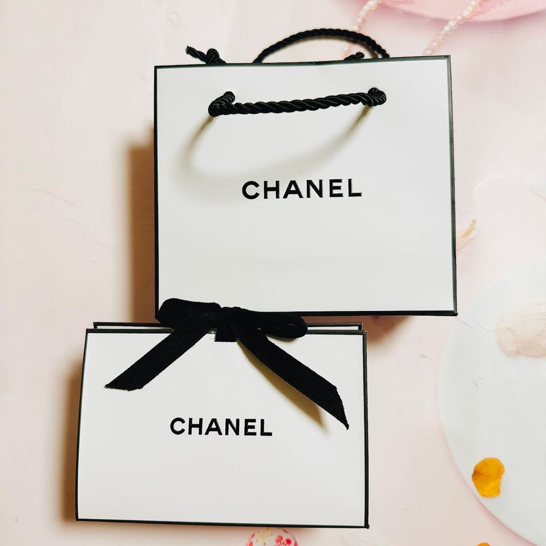 CHANEL ギフトボックス（小サイズ）とショップ袋（小サイズ）× 100セット