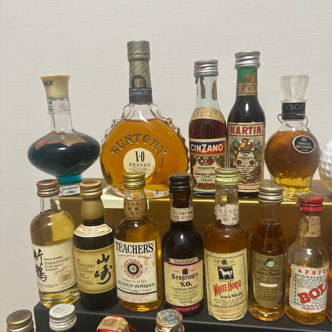 多種多様なウイスキーコレクション 山崎12年 ウイスキーミニボトル31本セット