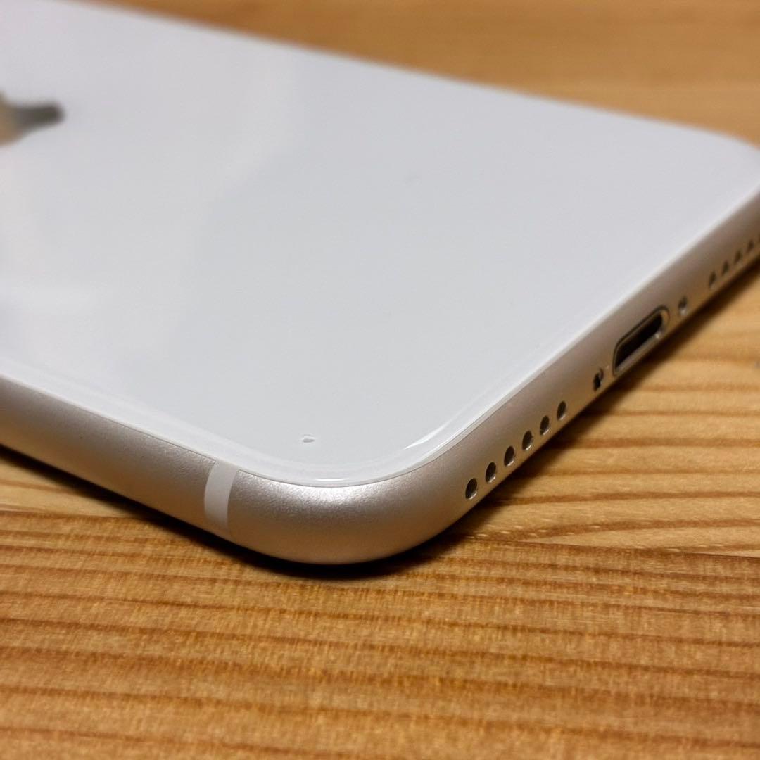 バッテリー新品　iPhoneSE第3世代64GB SIMフリー　美品　おまけ有り