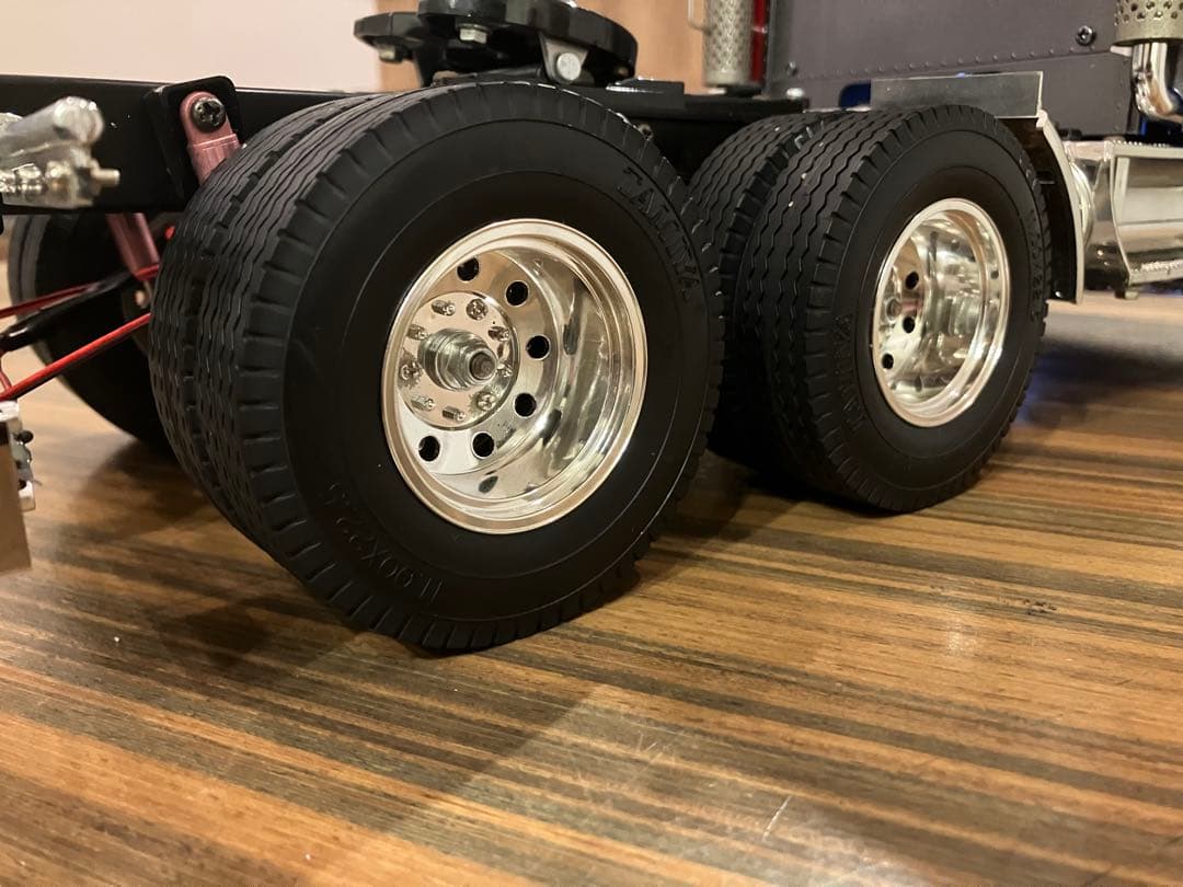 タミヤ 1/14 グローブライナー ライトユニット付き