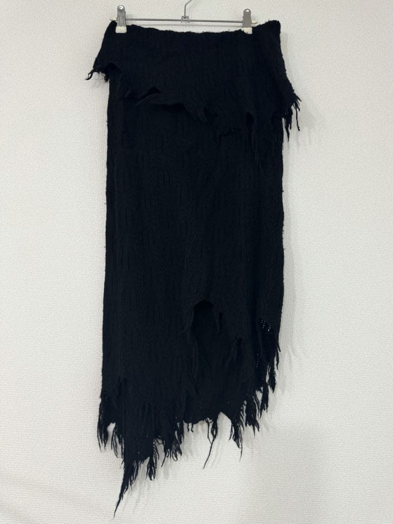 perverze/パーバーズ フリンジ付き黒ひざ丈スカートニット
