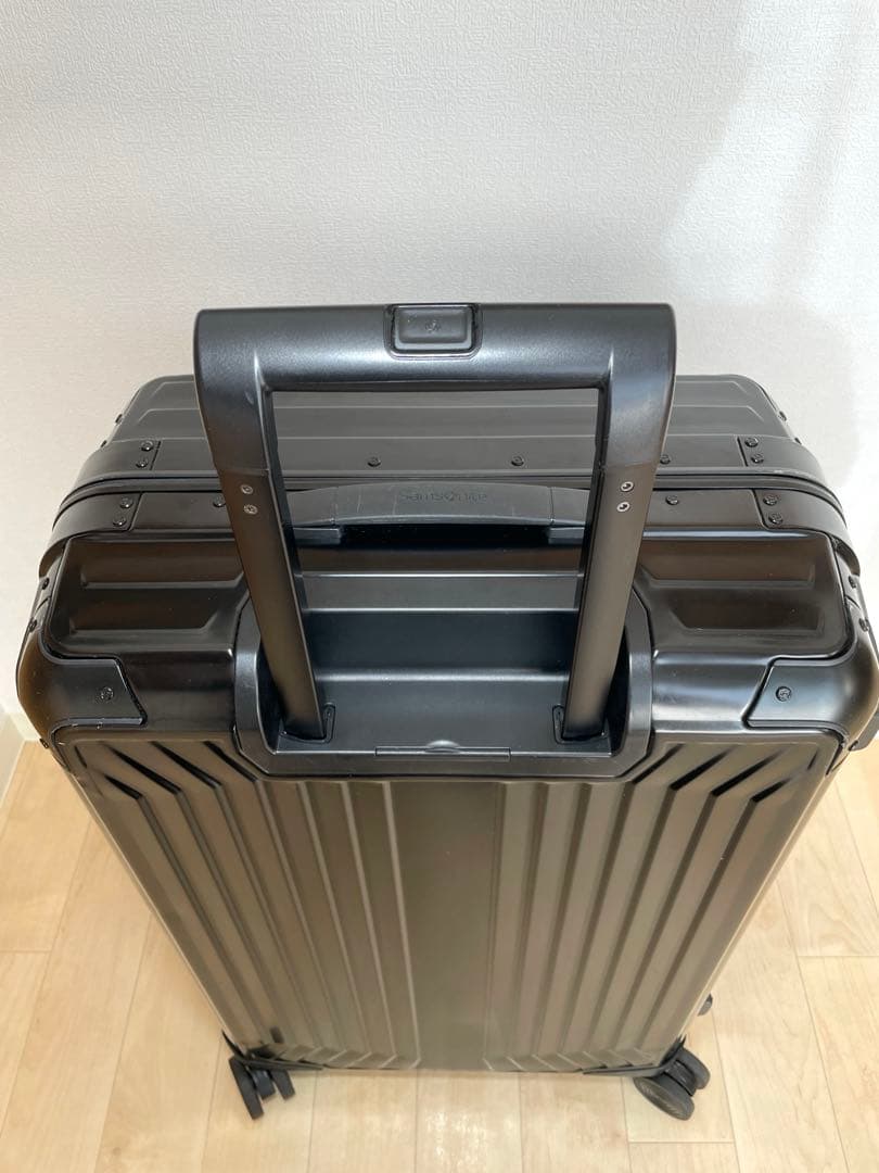 サムソナイト　アルミニウム　スピナー69 スーツケース　アルミ製　TSAロック