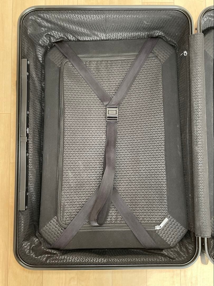 サムソナイト　アルミニウム　スピナー69 スーツケース　アルミ製　TSAロック