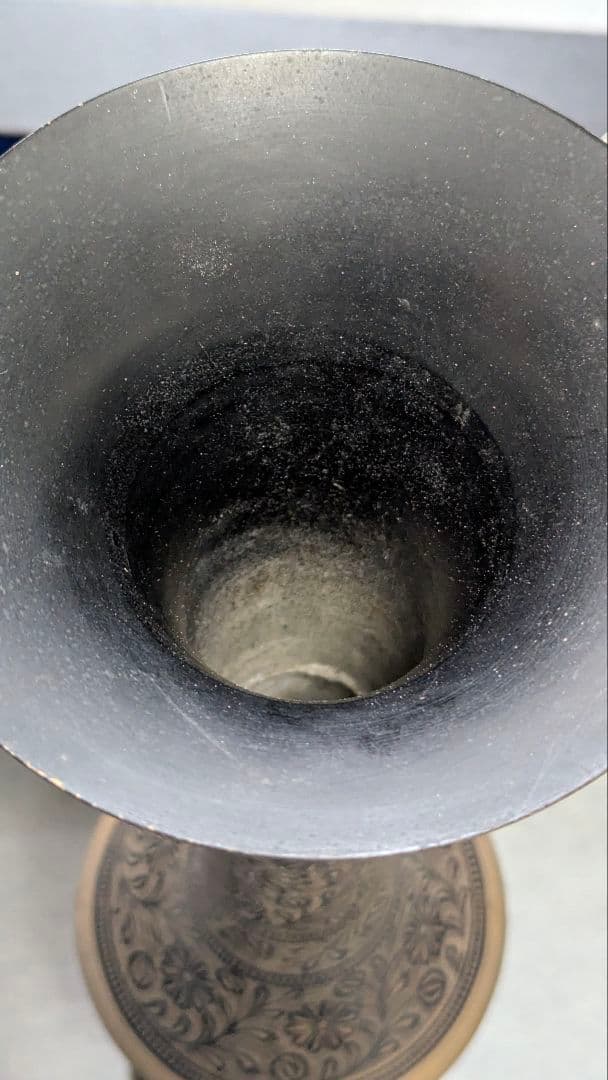 ムガール彫刻　インド　花瓶　骨董　彫金　ヒンディー　フラワーベース　手彫り