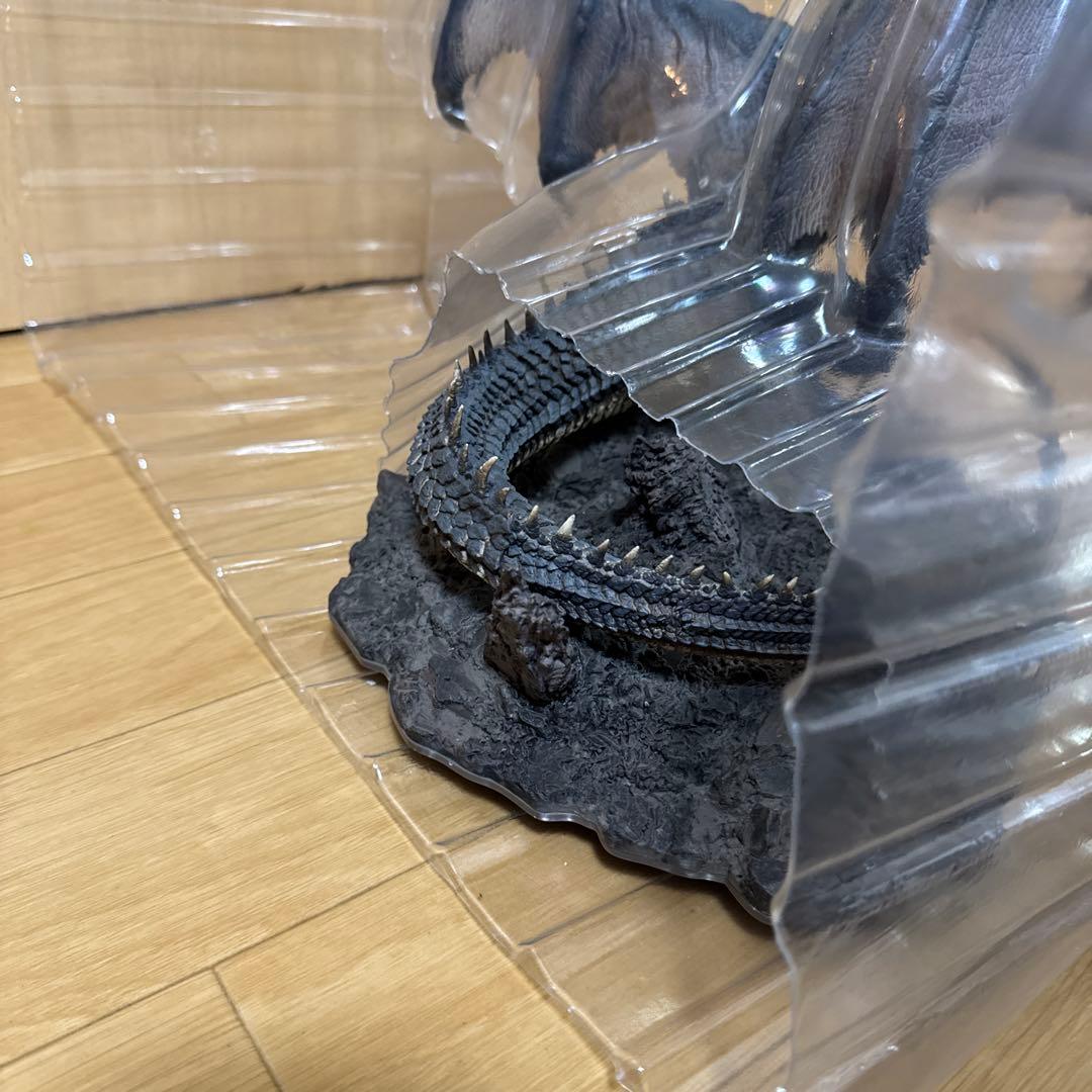 【黒龍　ミラボレアス】モンスターハンター フィギュア