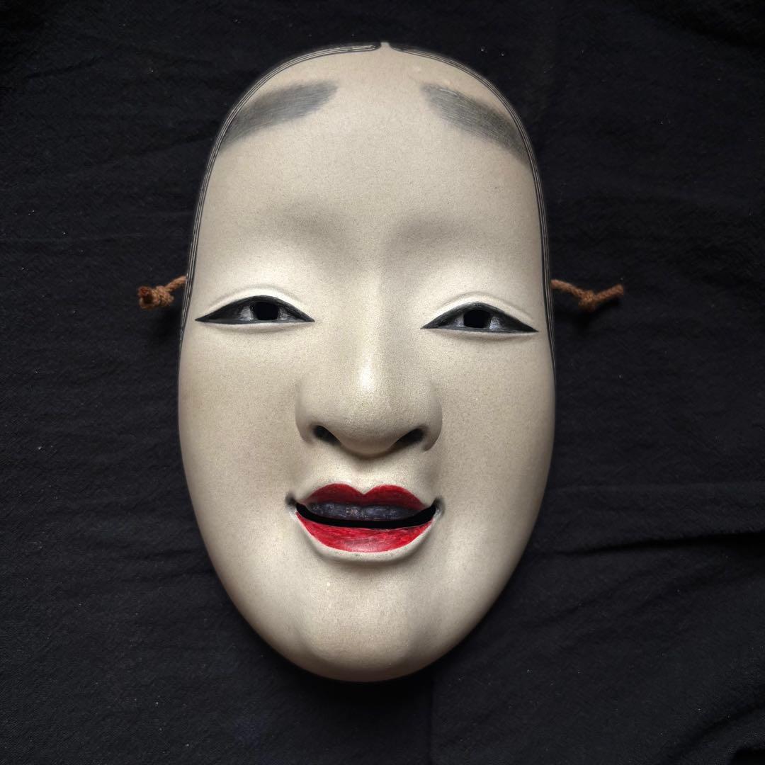 手彫り能面、専用箱付き