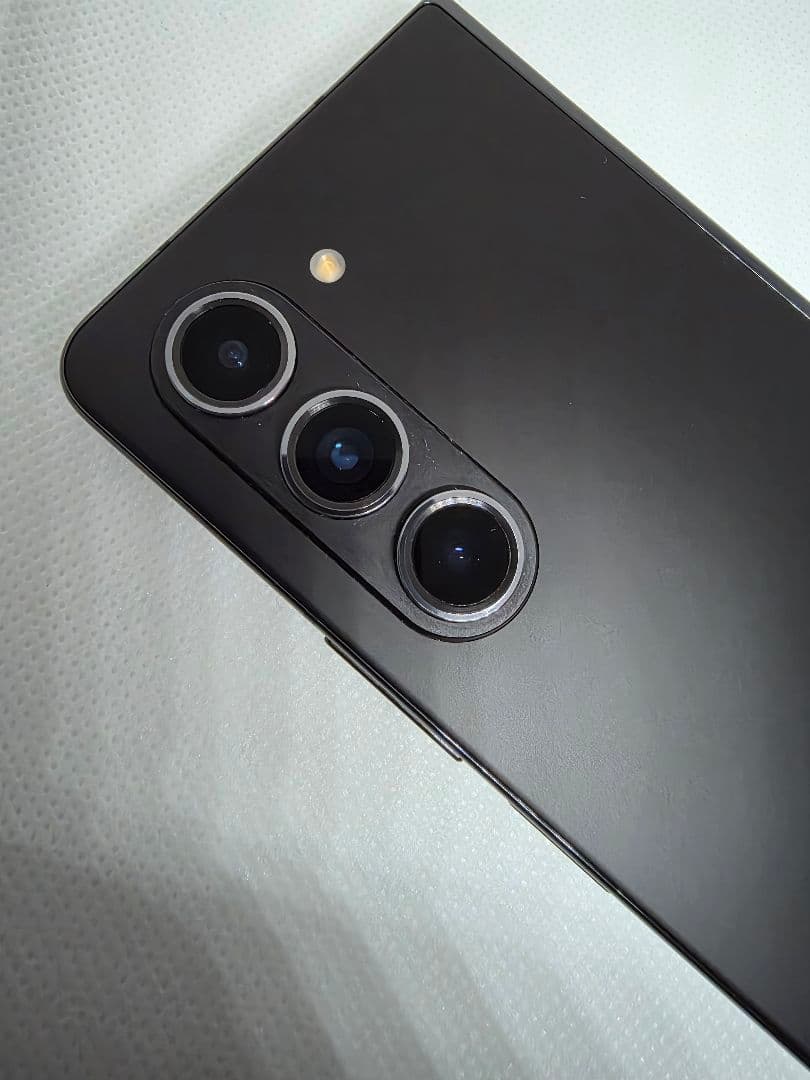 道*1様 Galaxy Fold5 256GB au SIMフリー