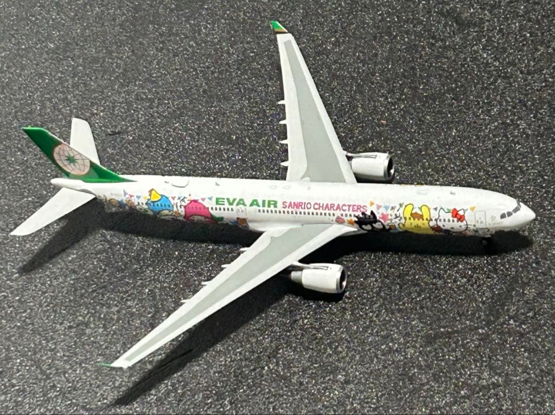 EVA AIR エバー航空 A330-300 ハローキティサンリオ