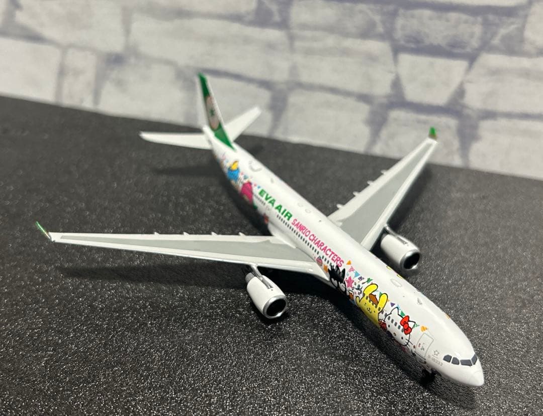 EVA AIR エバー航空 A330-300 ハローキティサンリオ