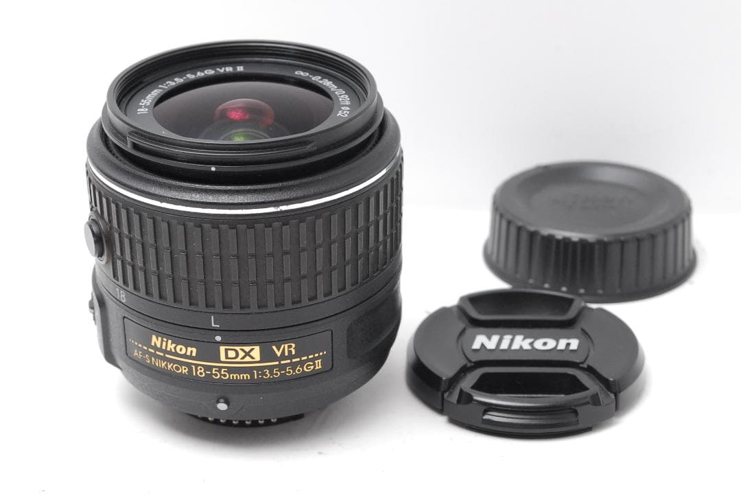 新品級ショット数　Nikon D5500　WiFI搭載　タッチパネル　スマホ転送