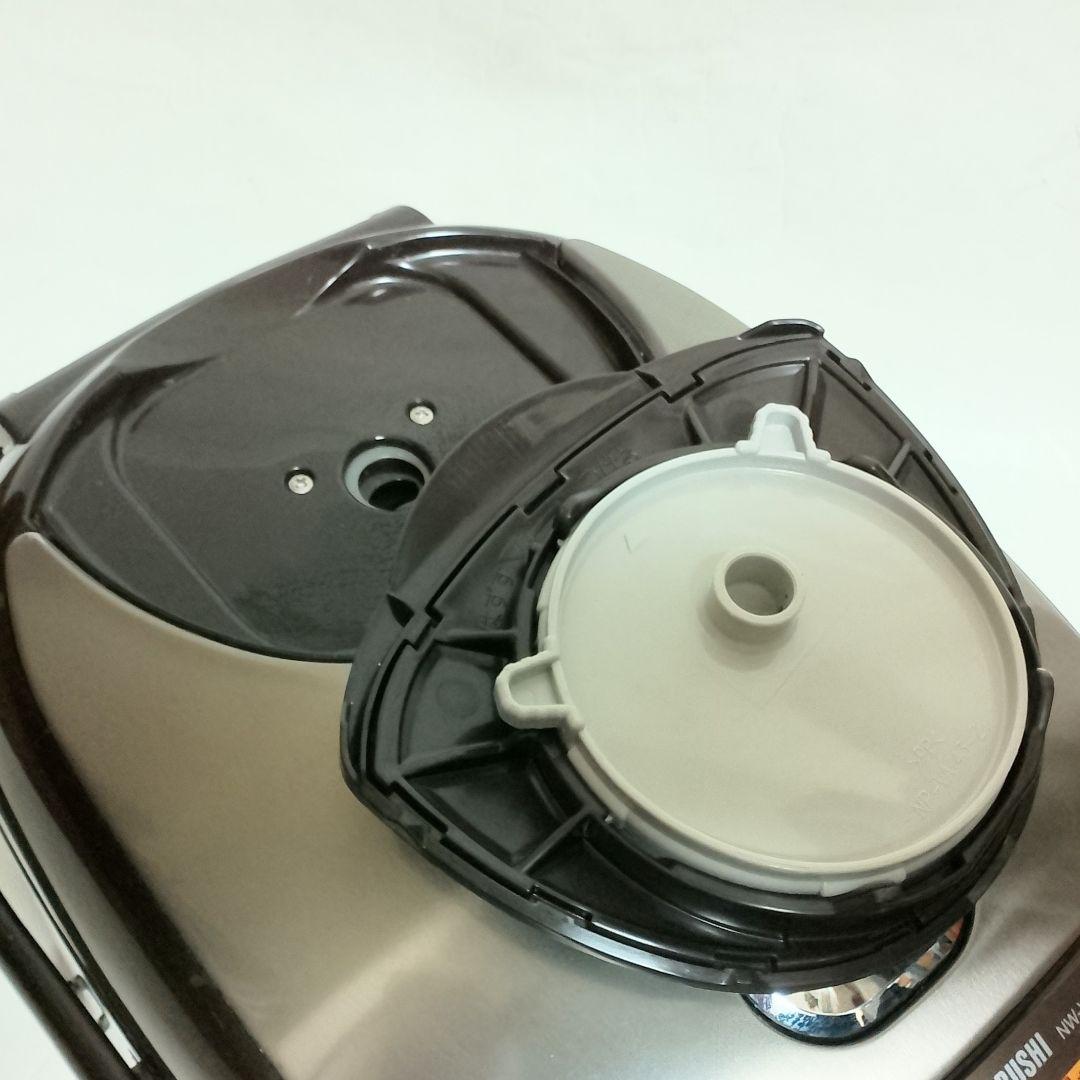 ZOJIRUSHI　NW-VP10E9　豪熱沸とうIH炊飯器　極め炊き　5.5合