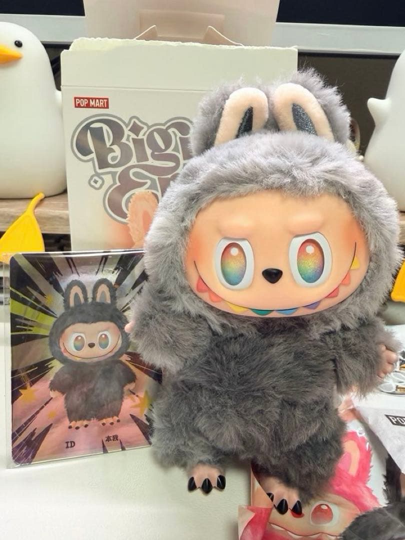 POP MART THE MONSTERS シークレット　ID