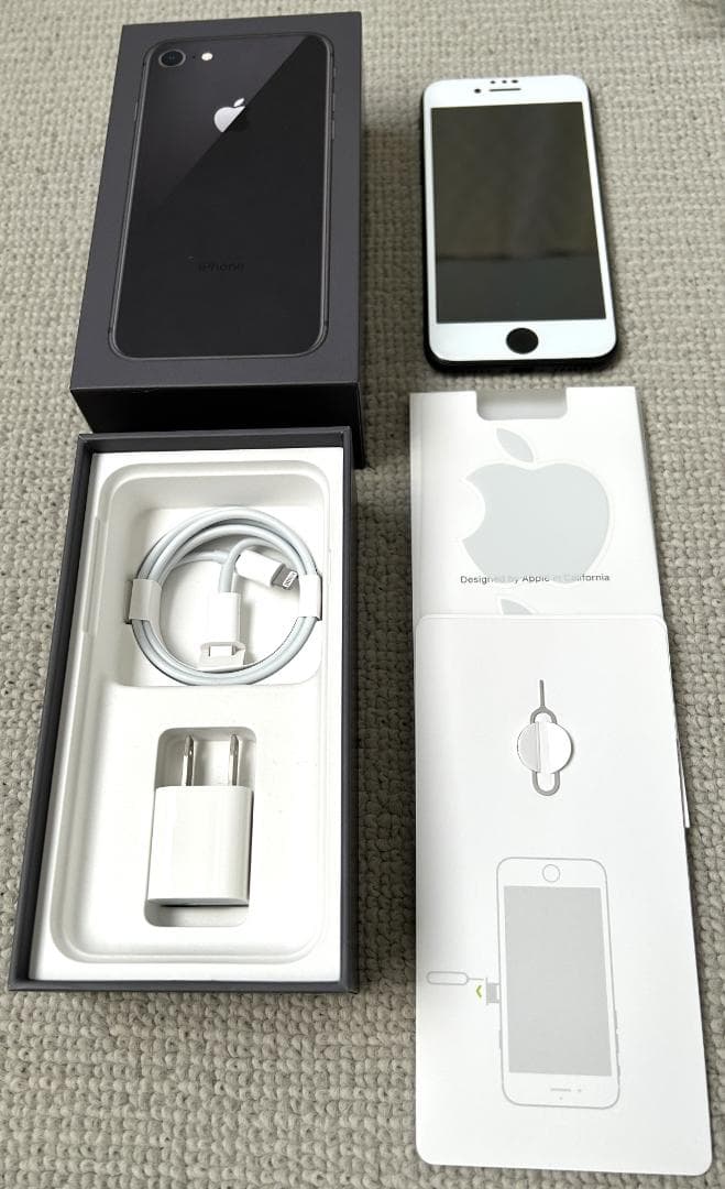 Apple　iPhone8 スペースグレイ 64GB SIMフリー