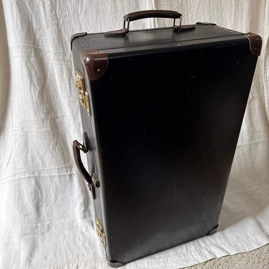 グローブトロッター大型黒いキャリーケース