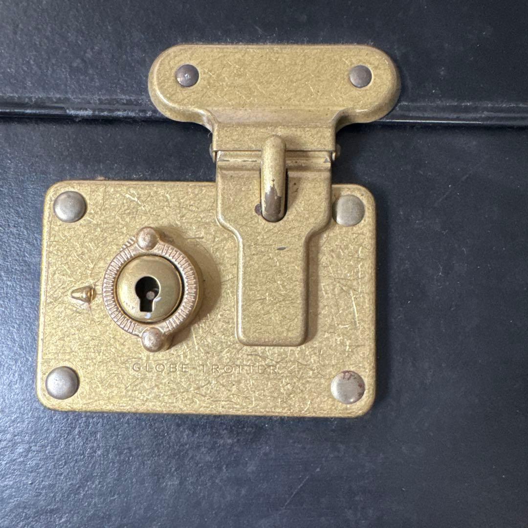 グローブトロッター大型黒いキャリーケース