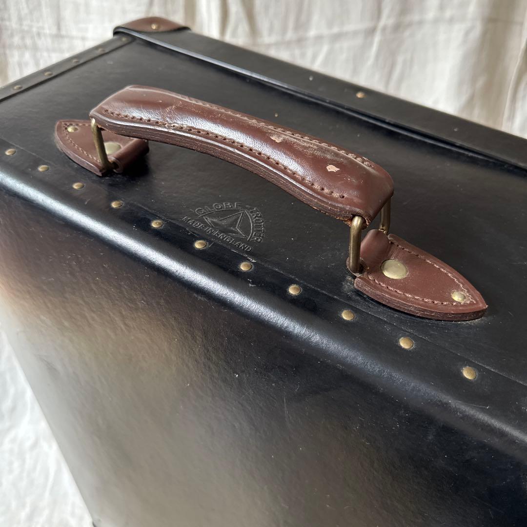 グローブトロッター大型黒いキャリーケース