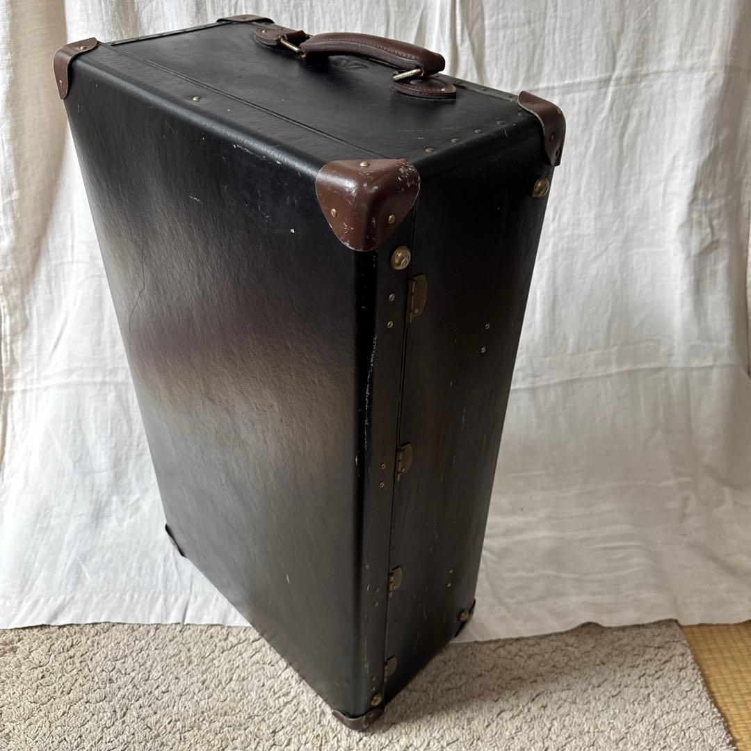 グローブトロッター大型黒いキャリーケース