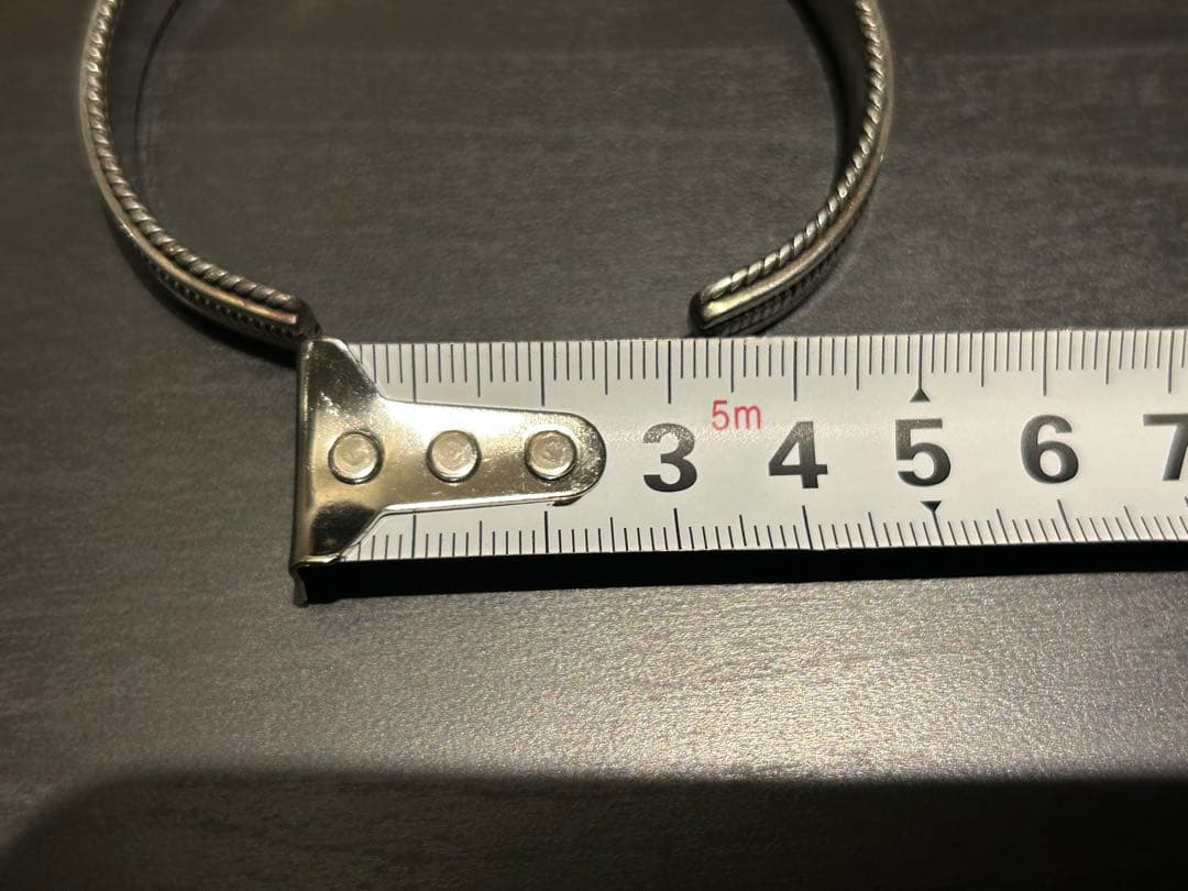 ナバホ Taheスターリングシルバー バングル