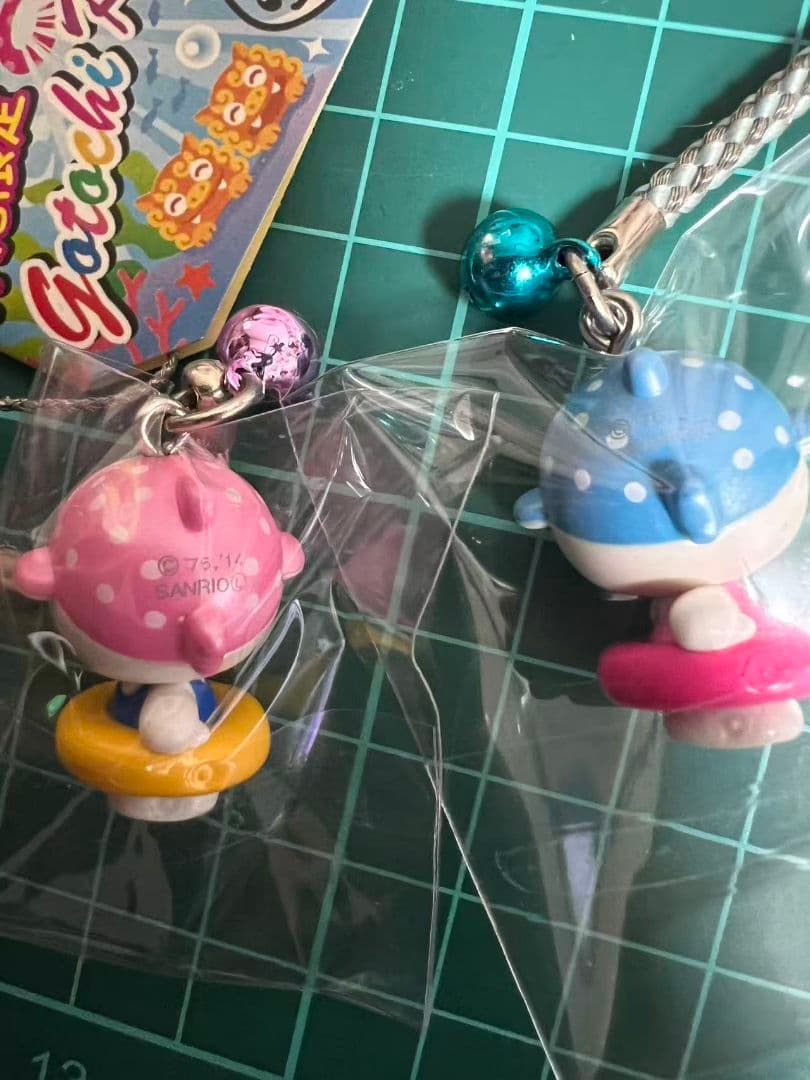 ご当地キティ　根付　2014年　沖縄限定　ジンベイザメ　浮き輪　レア　2点セット