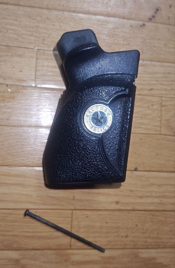 連休値下げ！！東京マルイ デザートイーグル バイオハザード2 レオングリップ