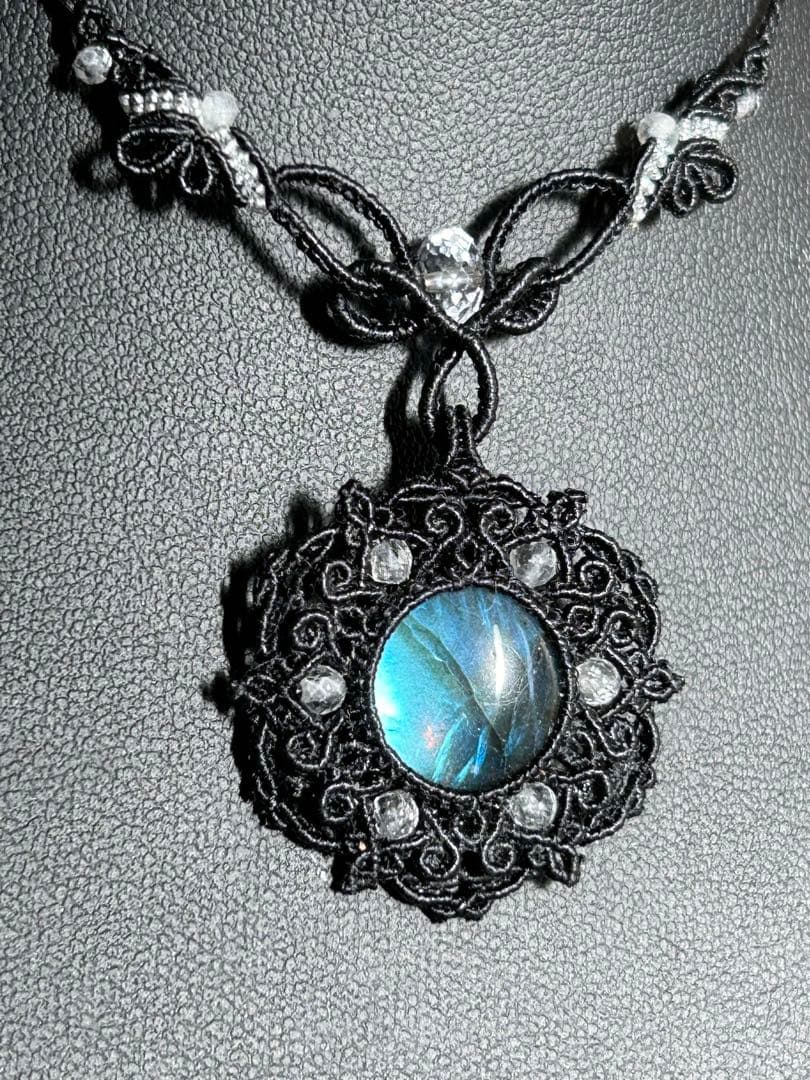 ルビーと水晶のマクラメネックレス/ラブラドライトと水晶のマクラメネックレス