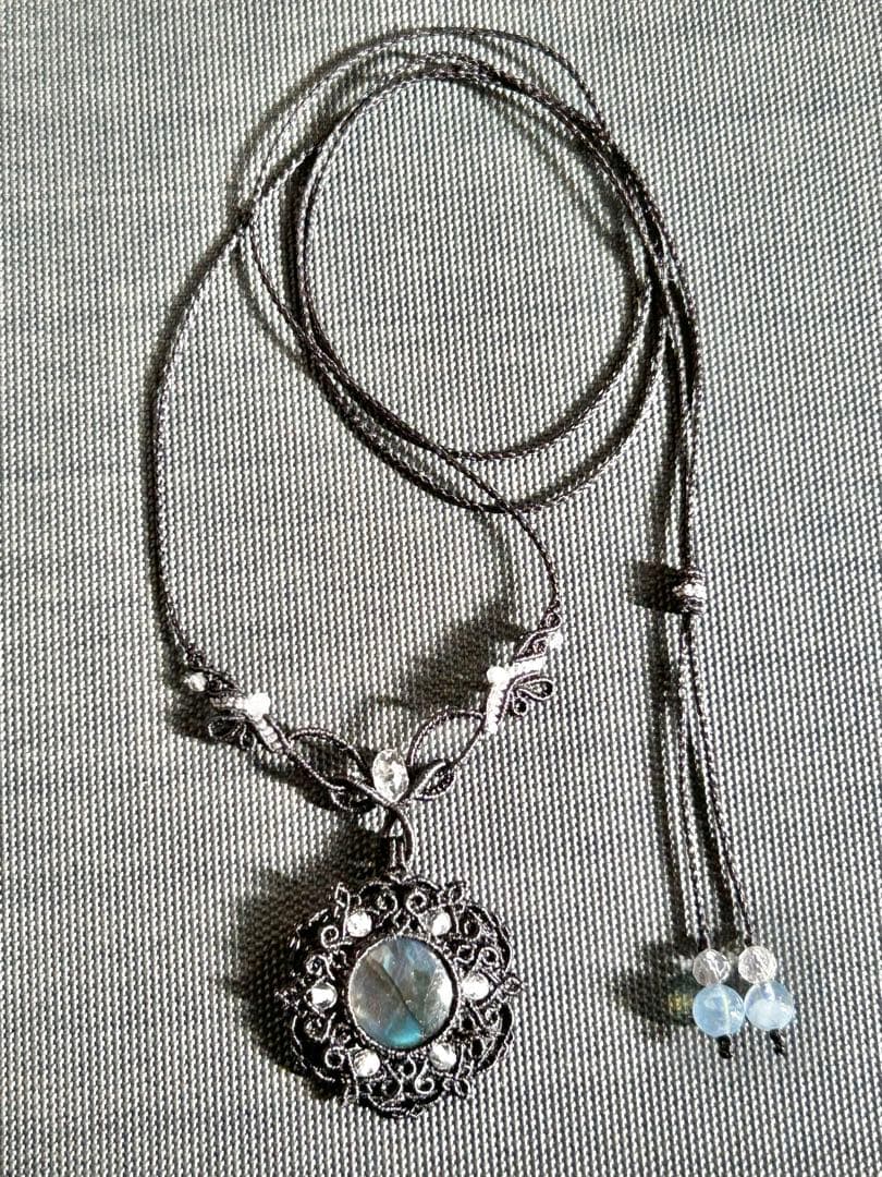 ルビーと水晶のマクラメネックレス/ラブラドライトと水晶のマクラメネックレス