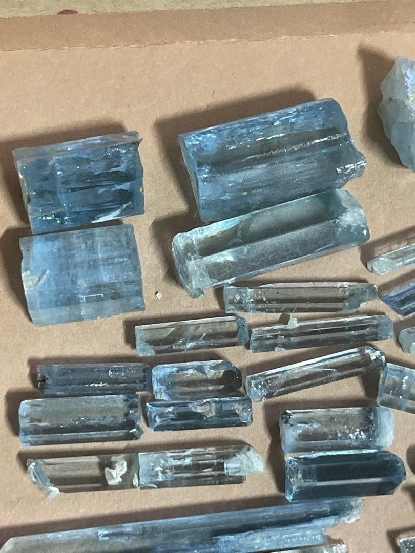 天然アクアマリン原石ロット - 結晶美と透明感 203.25ct ベトナム産