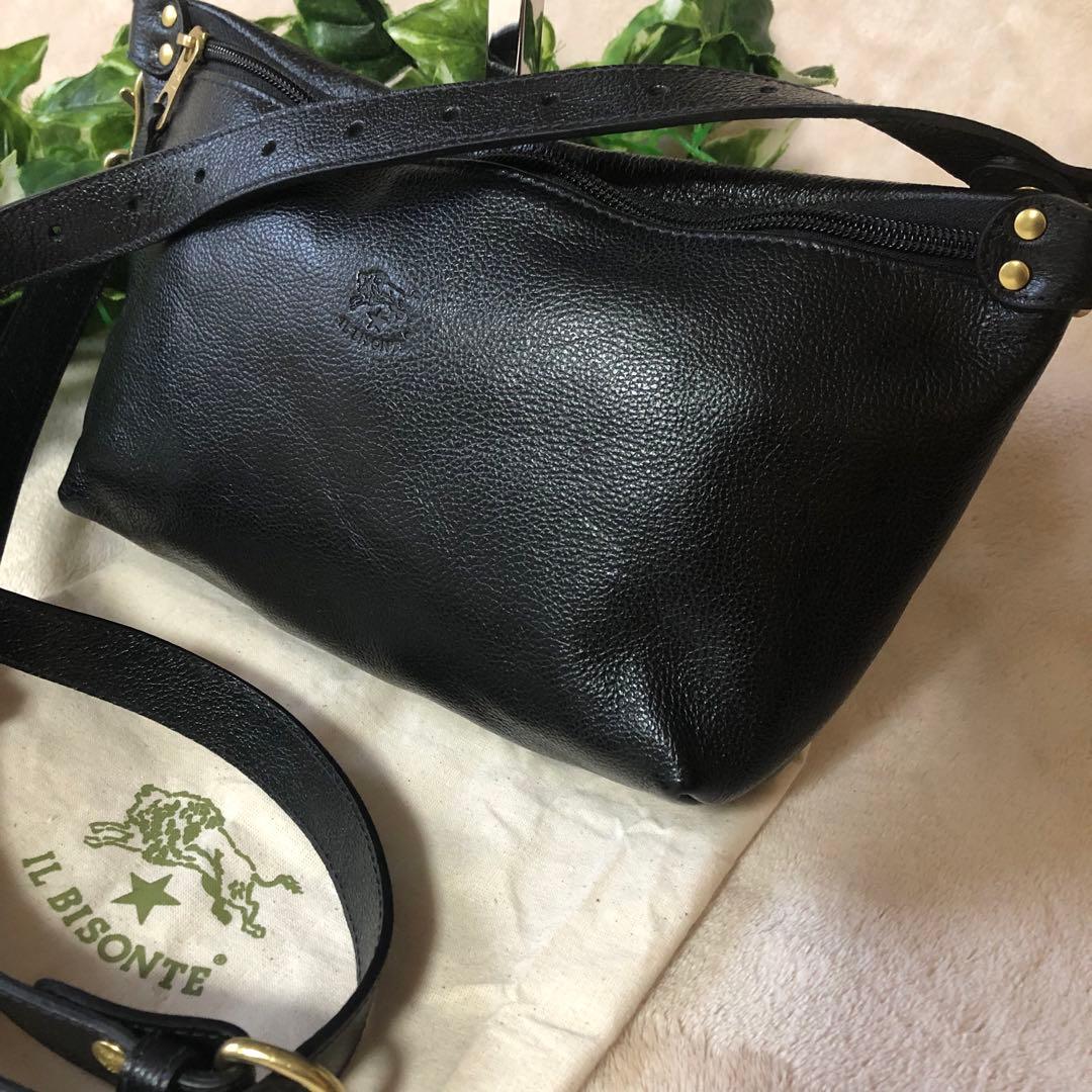 くろ　未使用♡ イルビゾンテ　クロスボディバッグ　ブラック　オールレザー