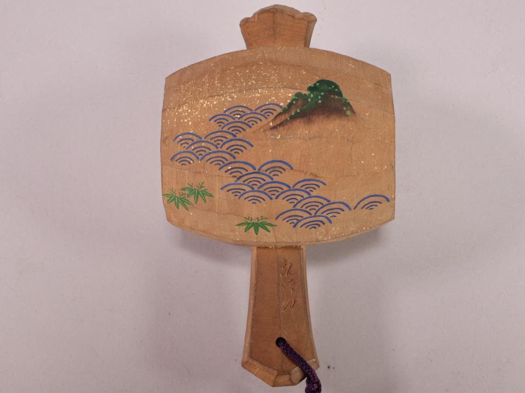 BK210　本物保証　 井波彫刻作家　四家井弘行 「 木彫 宝槌 」　彩色　置物