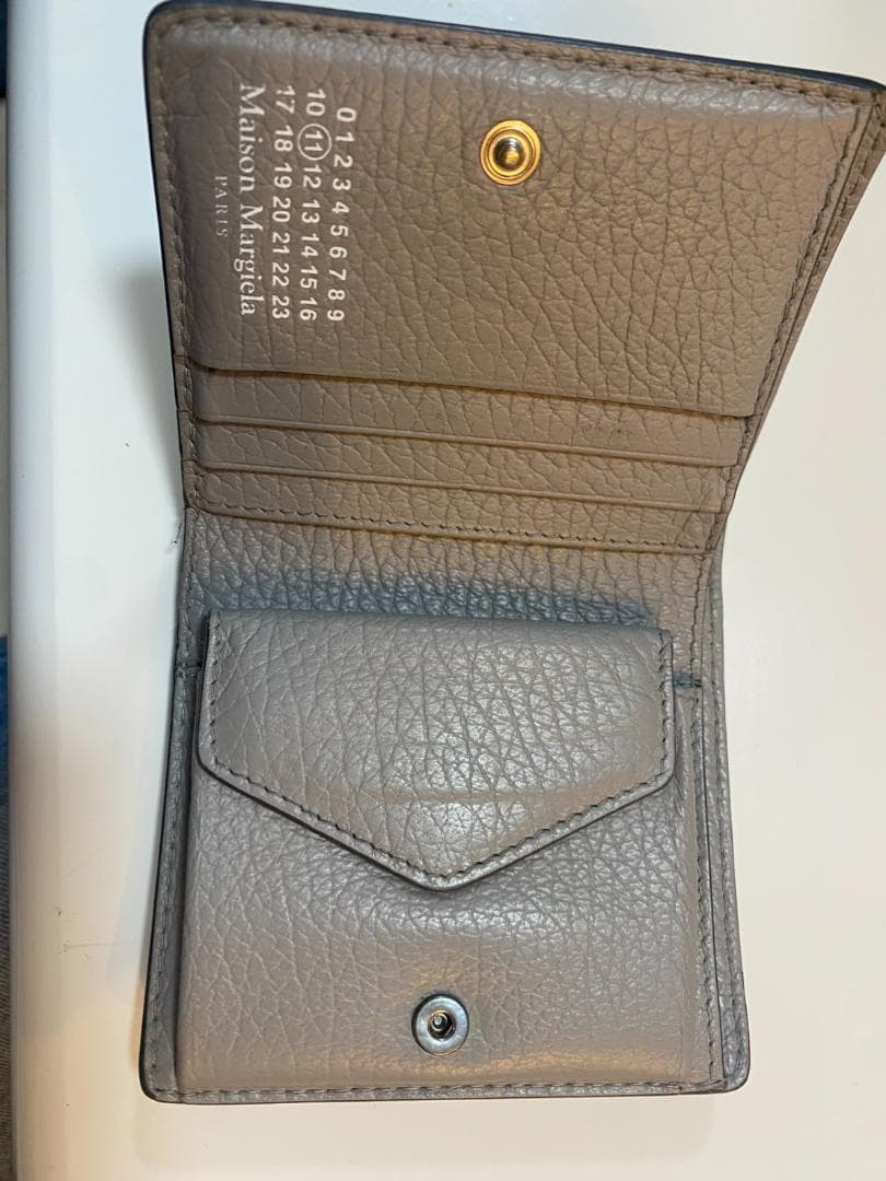 【Maison Margiela】メゾンマルジェラ 三つ折り財布 グレー