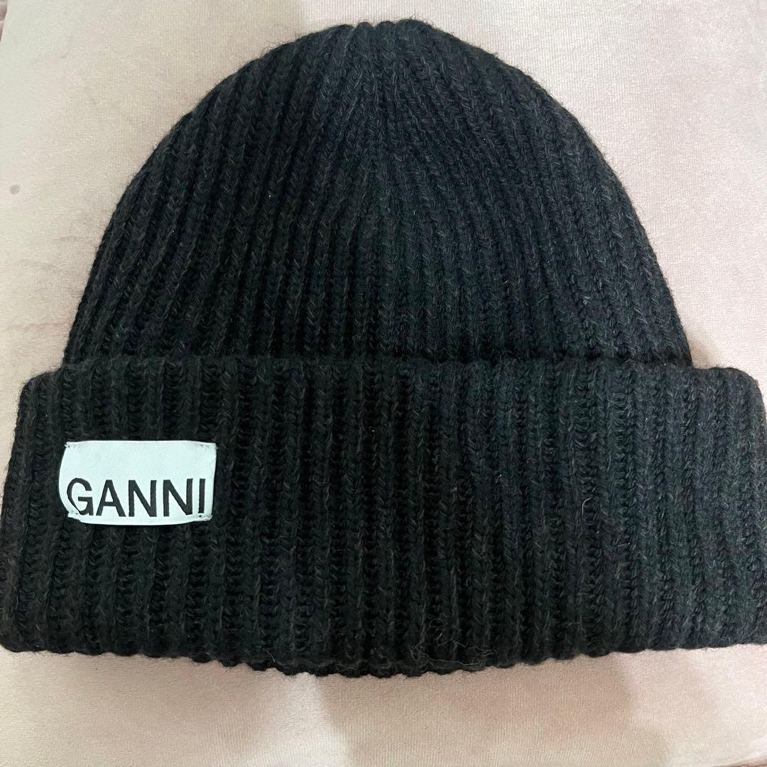 GANNI 黒 ニット帽