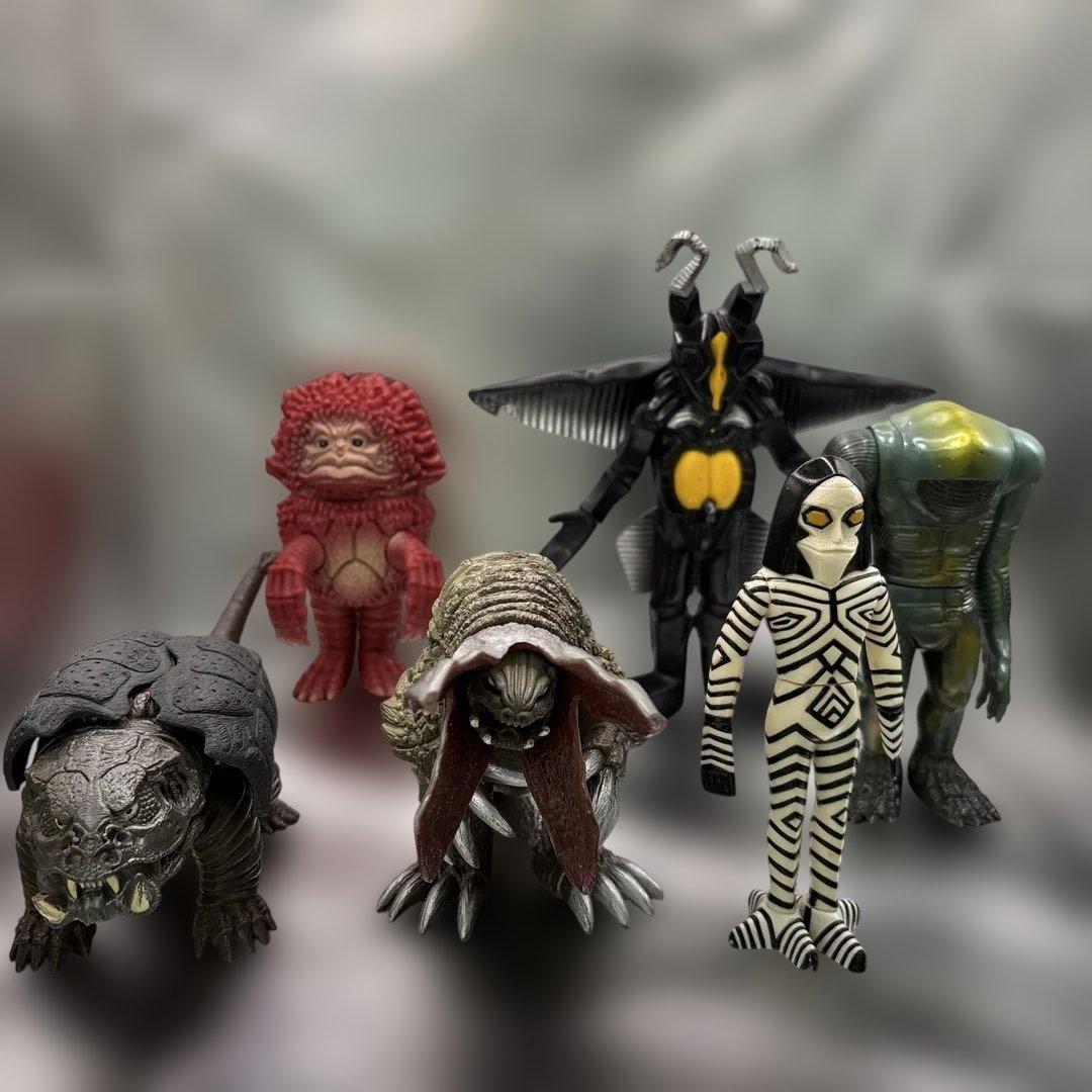 ウルトラマンパワード・シリーズ 怪獣・宇宙人フィギュア 14体セット