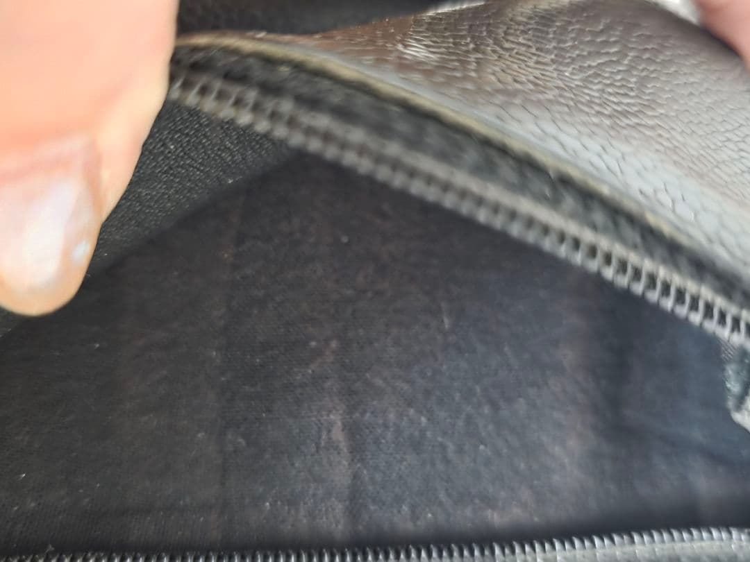 CHANEL ブラック 二つ折り財布　ジャンク品