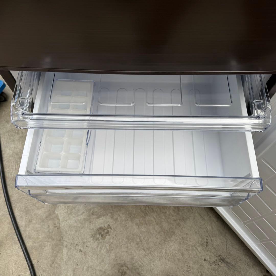 77⭐️2023年製美品★シャープ　冷蔵庫　ブラウン　大型　2ドア　280L