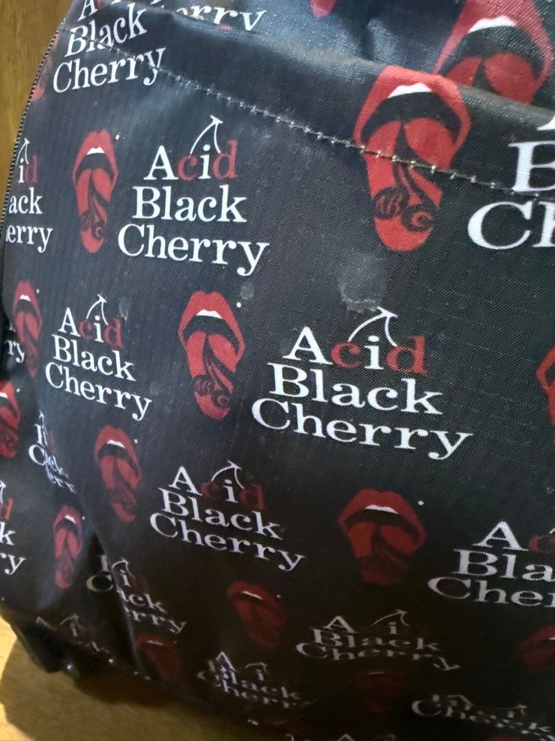 Acid Black Cherry ソフトキャリーケース