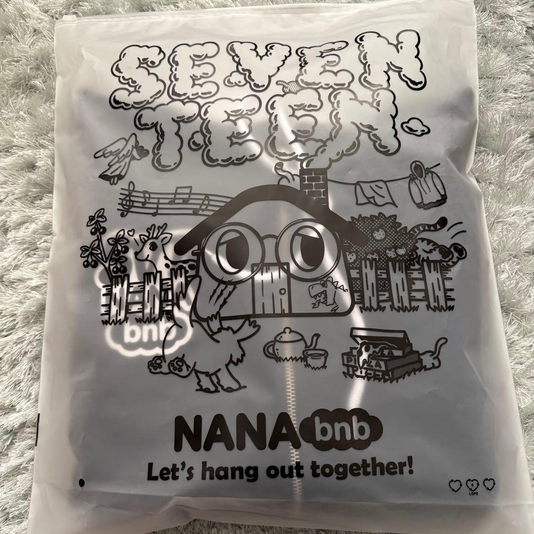 ナナ民泊 SEVENTEEN ジップアップフーディー Mサイズ