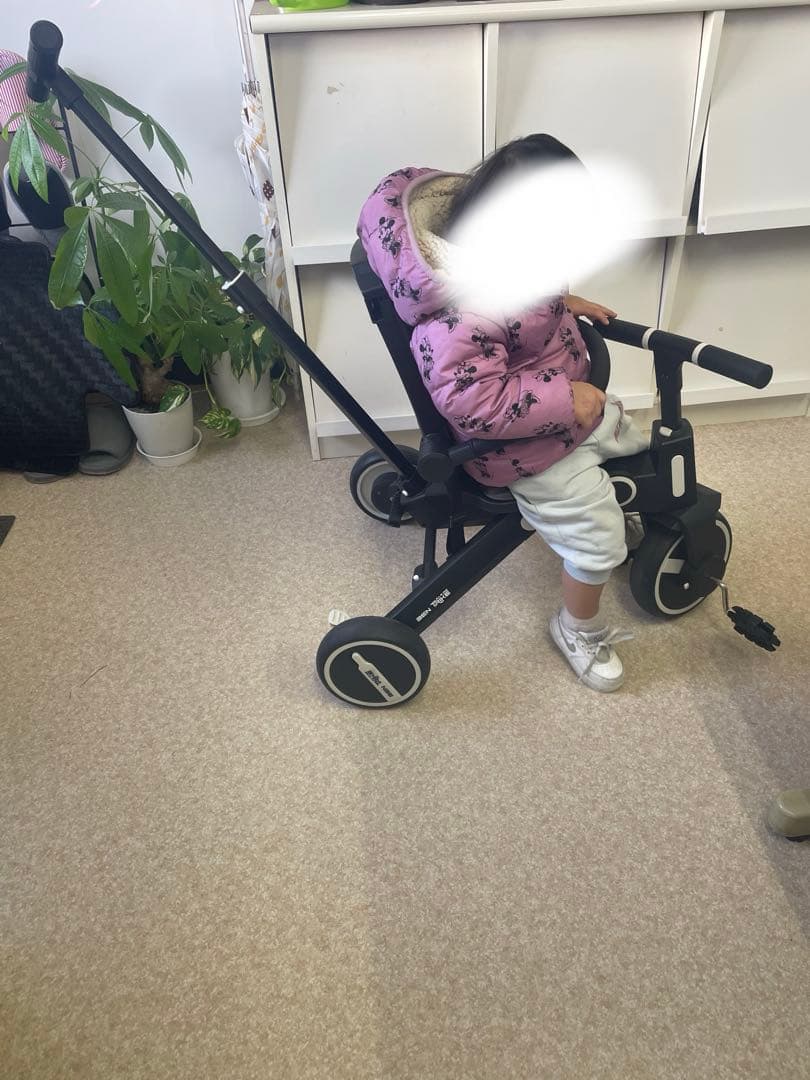 ベネベネ　オールインワン　三輪車　折りたたみ　ペダル付き　チャコール