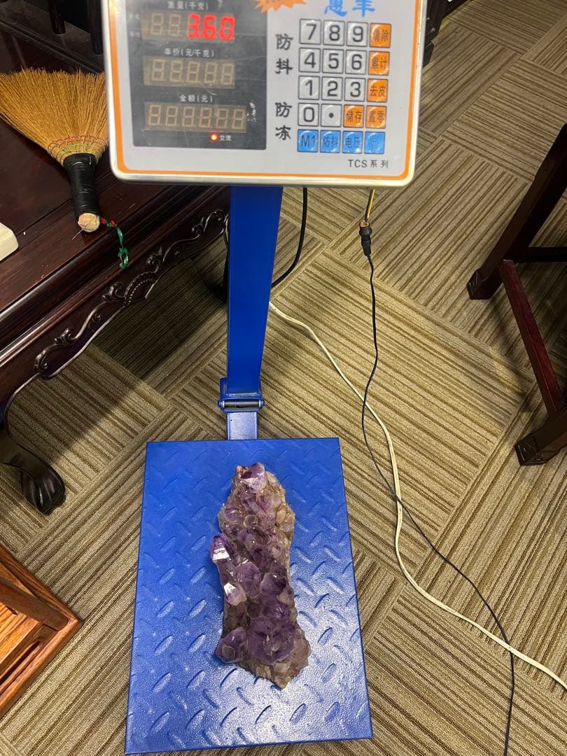 アメジスト置物　3.6kg ￼送料込み