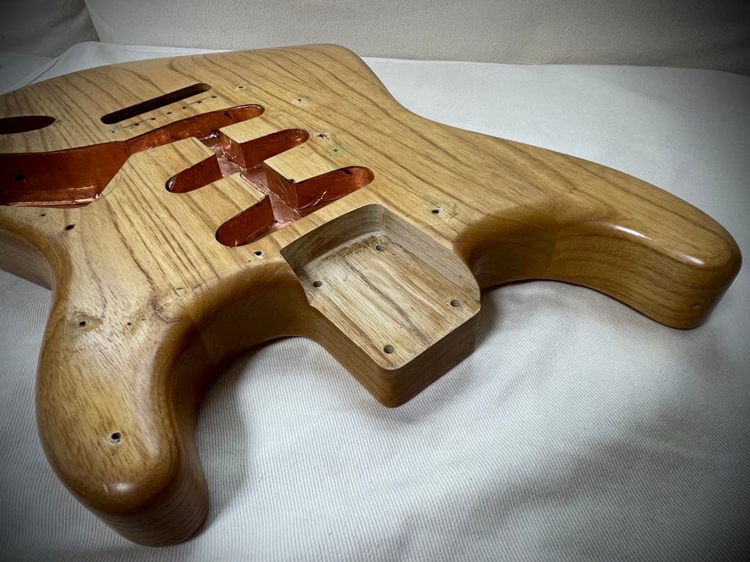 【ボディーのみ】アッシュ材 ストラトタイプ