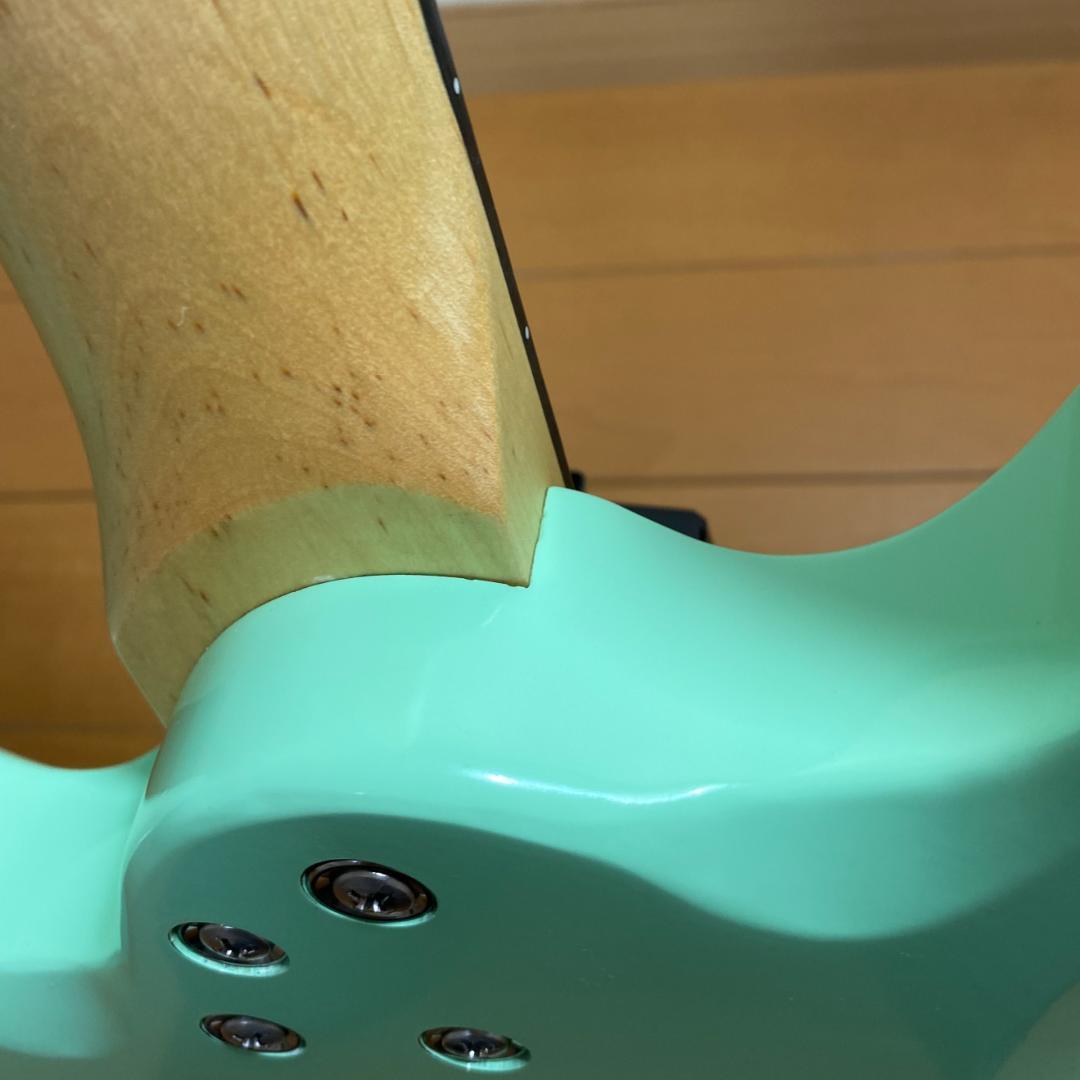 変形タイプ　エレキギター 　サーフグリーン　シンクロナイズドトレモロ