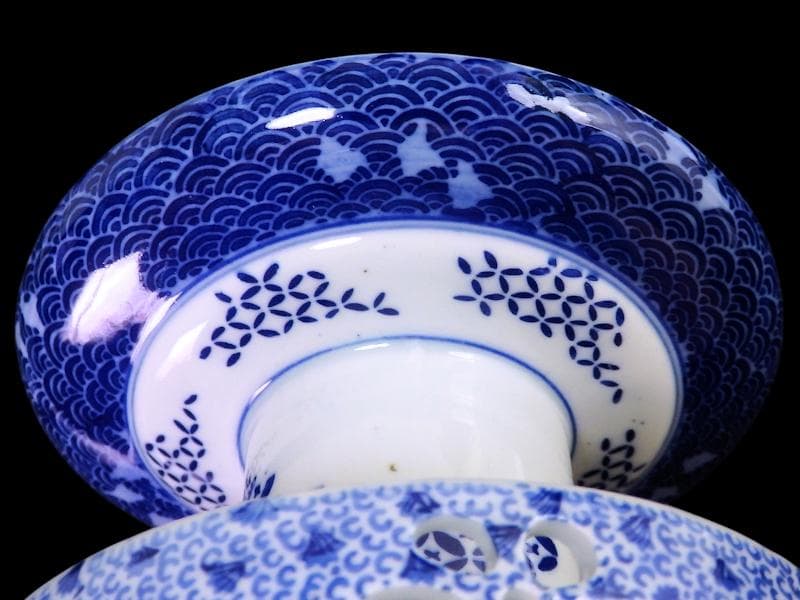 古伊万里　染付　透かし　微塵唐草に唐子　山水紋の図　盃洗　F202ASfbtb