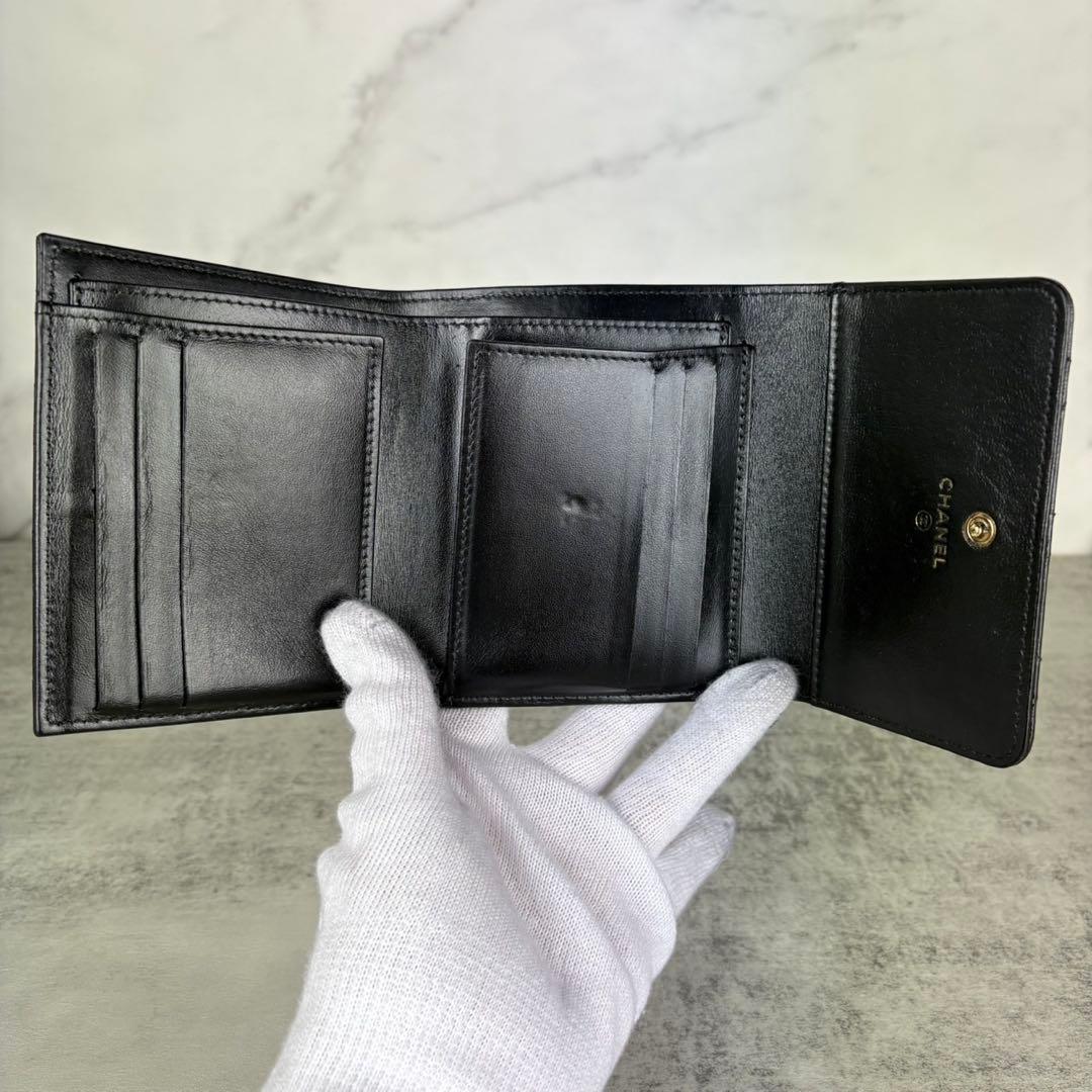 CHANEL シャネル　マトラッセ　ラムスキン　三つ折り　財布　ケース