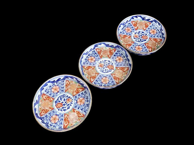 大聖寺伊万里　金襴手　寿に花　牡丹の図　縁高４寸皿　３枚　143AS-CUu