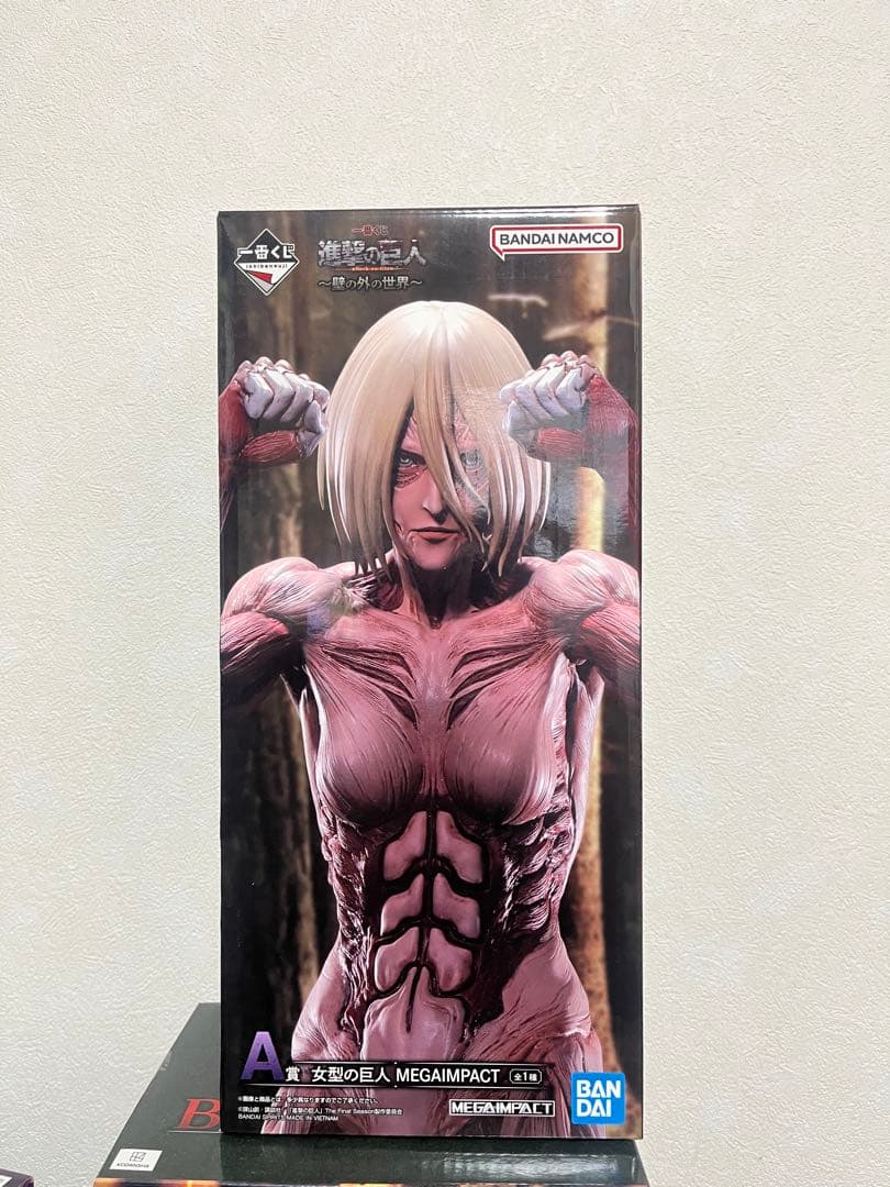 女型の巨人 MEGAIMPACT フィギュア 約30cm