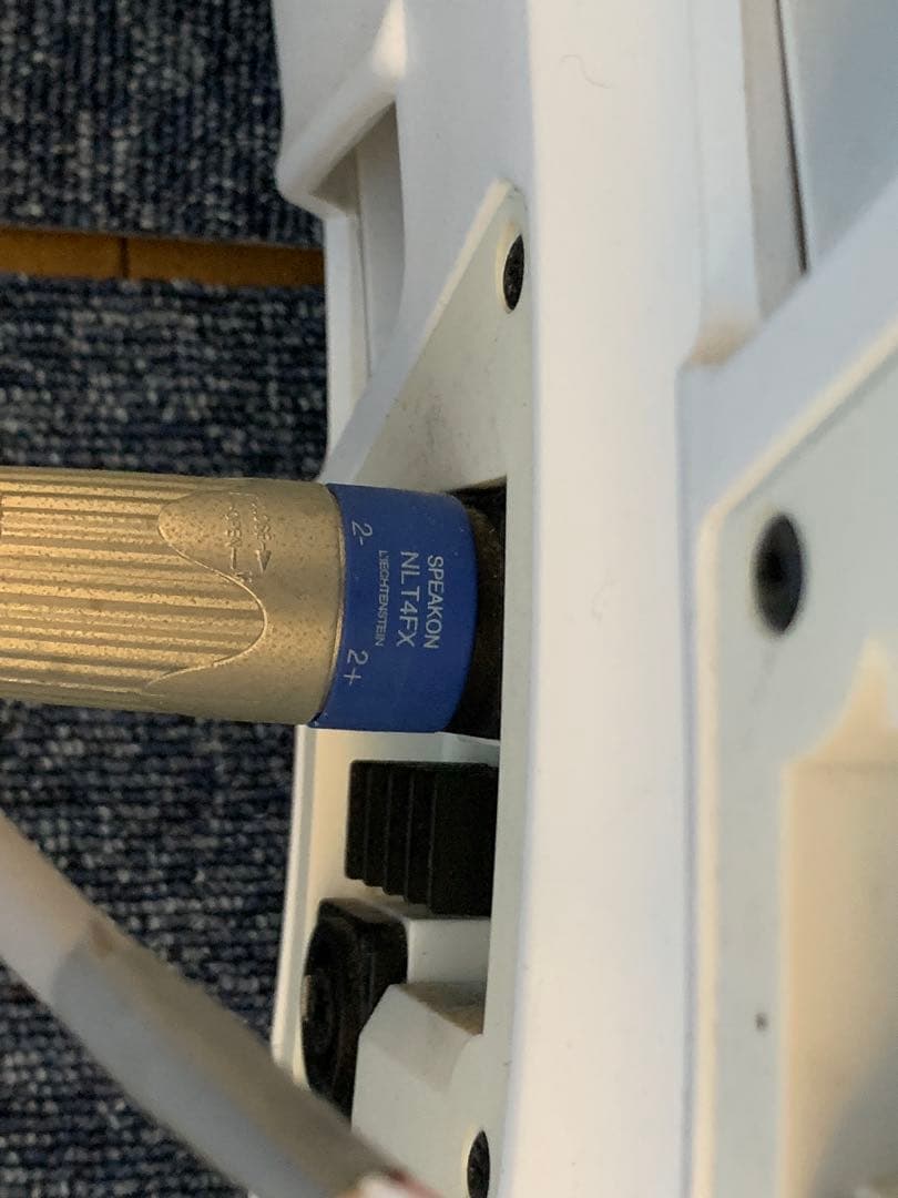 ① 2本　BOSE Panaray System 502A スピーカー金具付