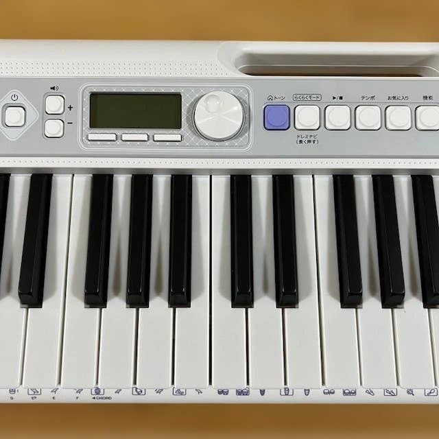 カシオ LK-330 Casiotone 光ナビゲーションキーボード LK330