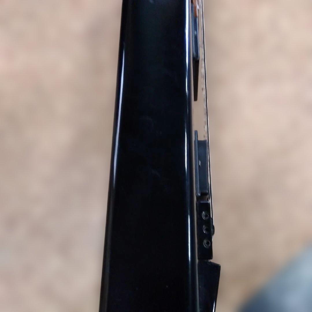 ②スタインバーガータイプ　ヘッドレスギター