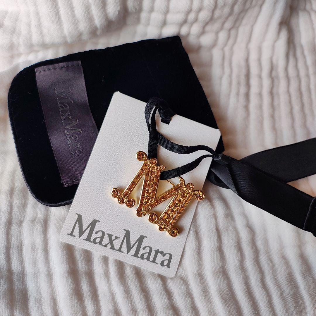 特別SALE✨MaxMara 大人気✨Mブローチ 新色マスタード