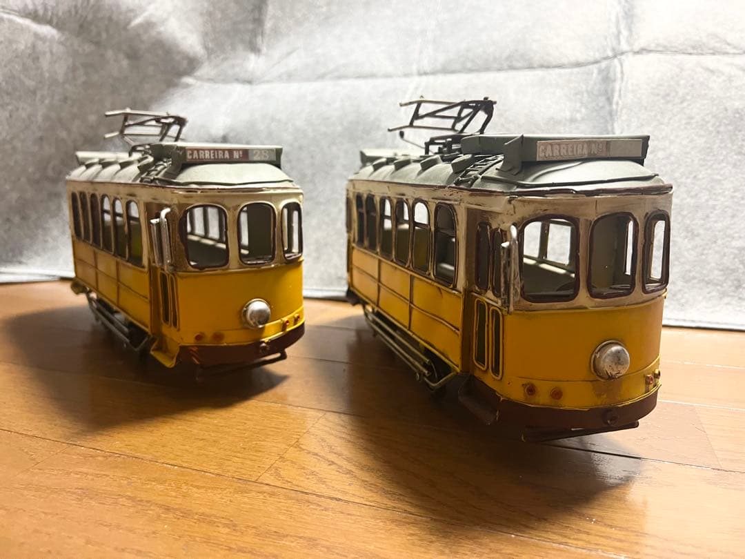 イエロー トラム模型 2台
